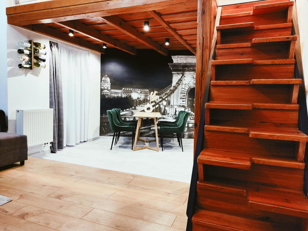 Square 16 Apartman - Absolutely Central Location With Self Check In Szombathely Ngoại thất bức ảnh