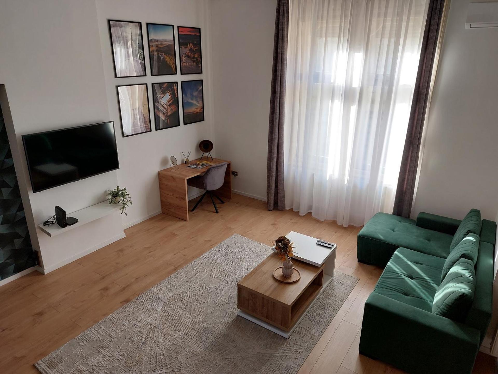 Square 16 Apartman - Absolutely Central Location With Self Check In Szombathely Ngoại thất bức ảnh