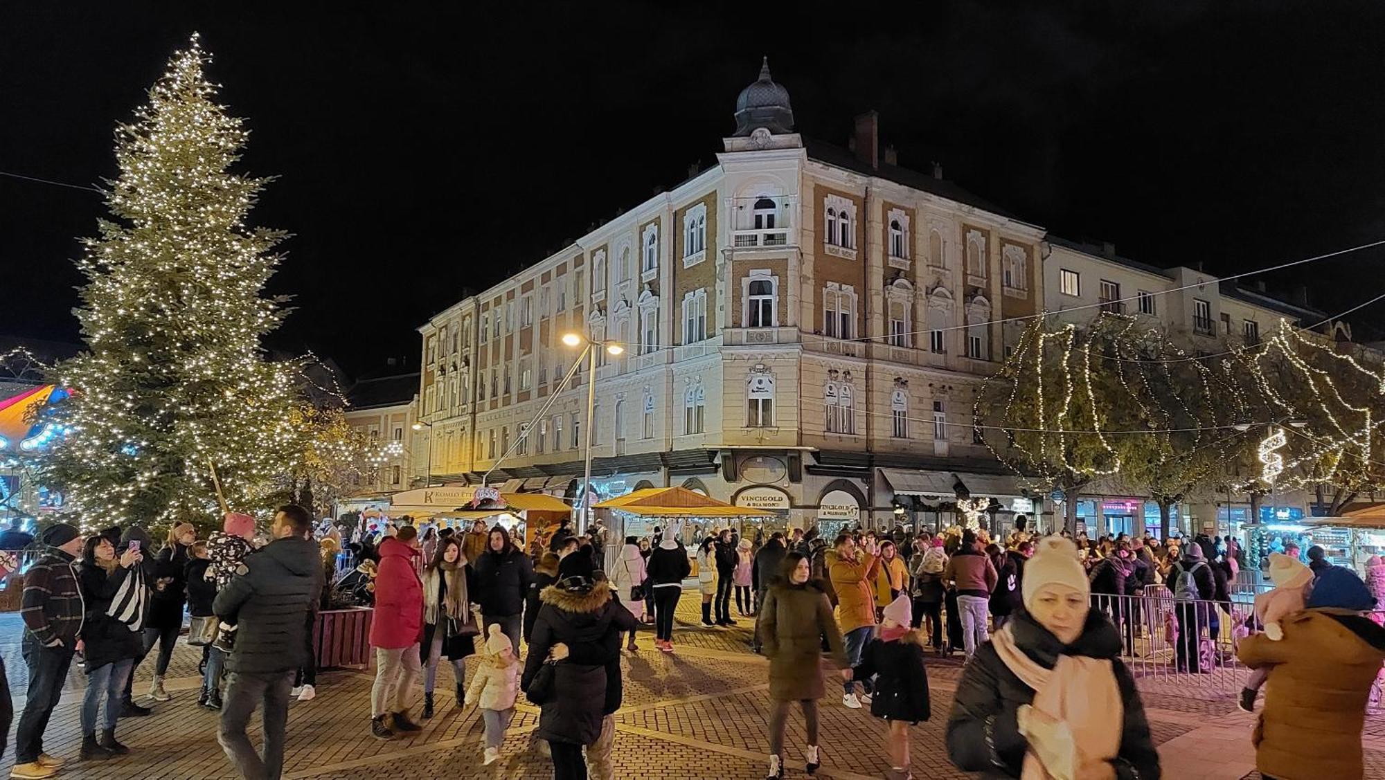 Square 16 Apartman - Absolutely Central Location With Self Check In Szombathely Ngoại thất bức ảnh